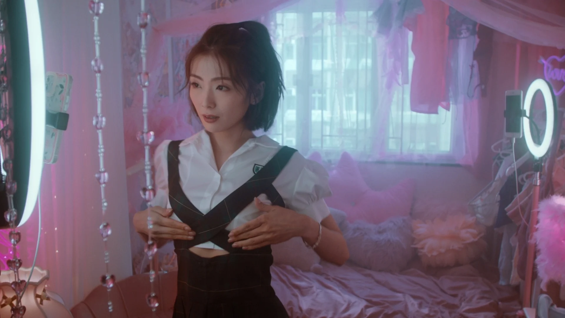 Không Ai Như Vậy Full